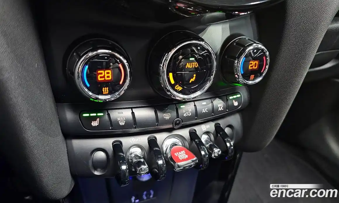 Mini Cooper 2015 1.5 Автомат в Москве № 226962, фото 17