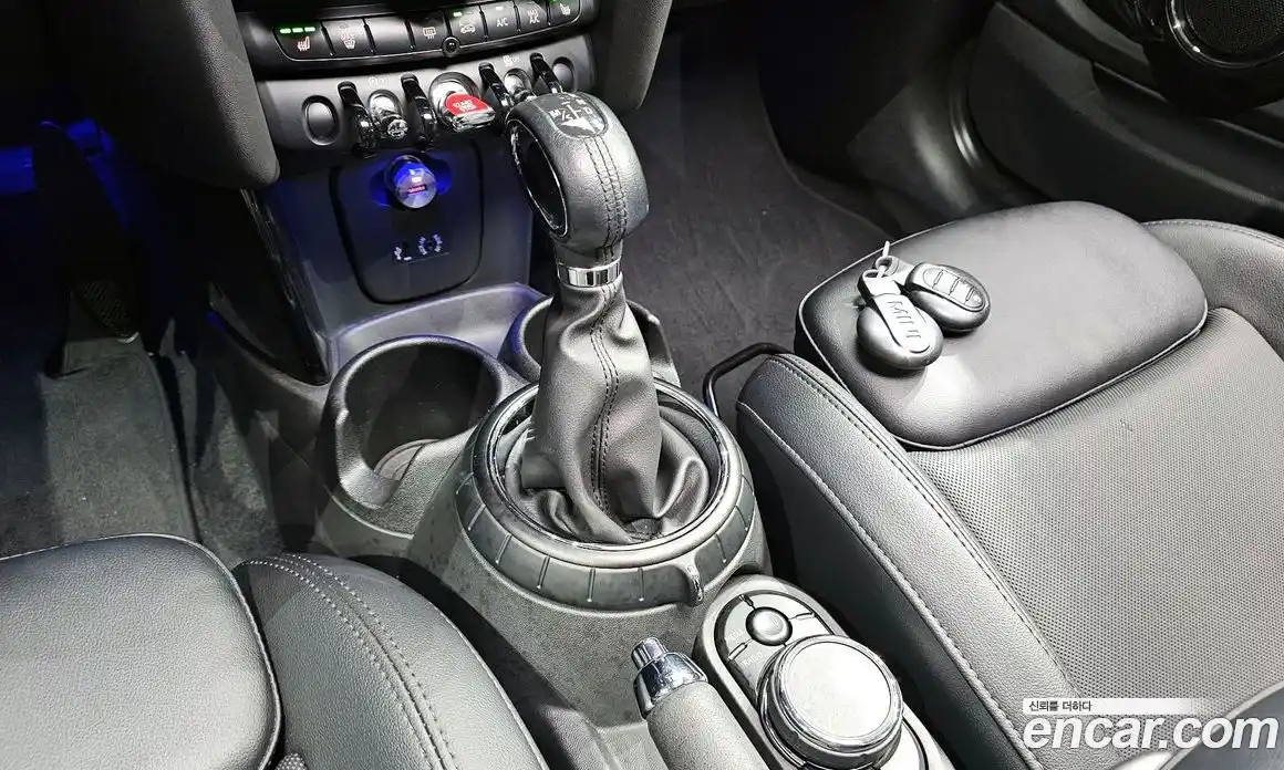 Mini Cooper 2015 1.5 Автомат в Москве № 226962, фото 9