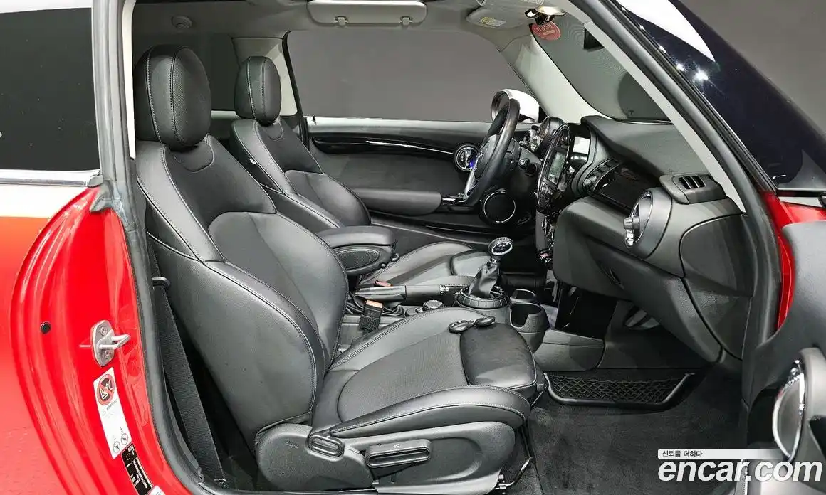 Mini Cooper 2015 1.5 Автомат в Москве № 226962, фото 10