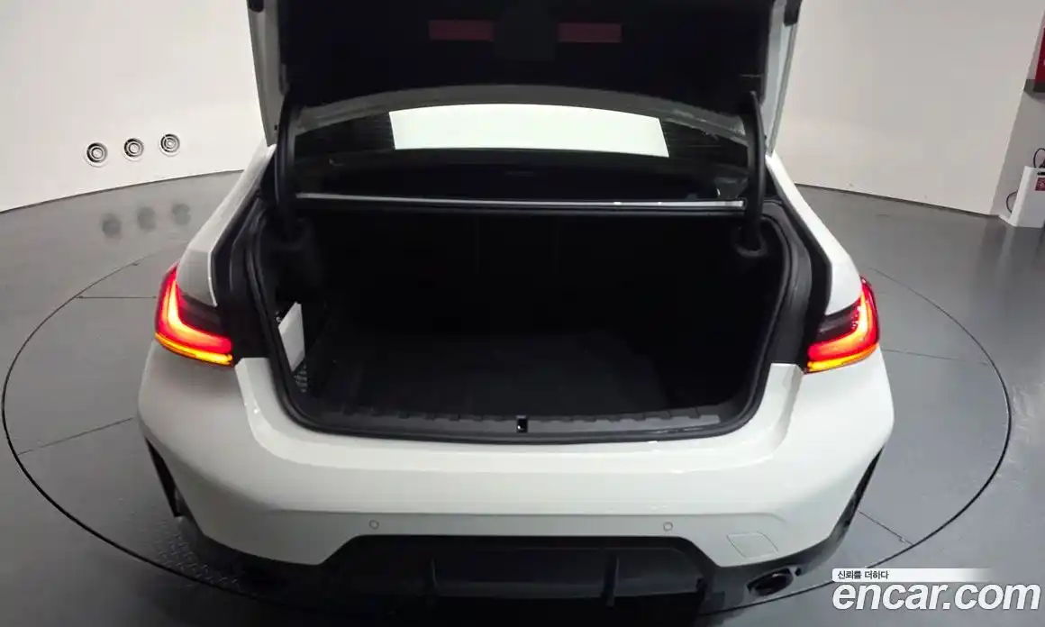 BMW 3-Series 2024 2.0 Автомат в Москве № 228326, фото 14