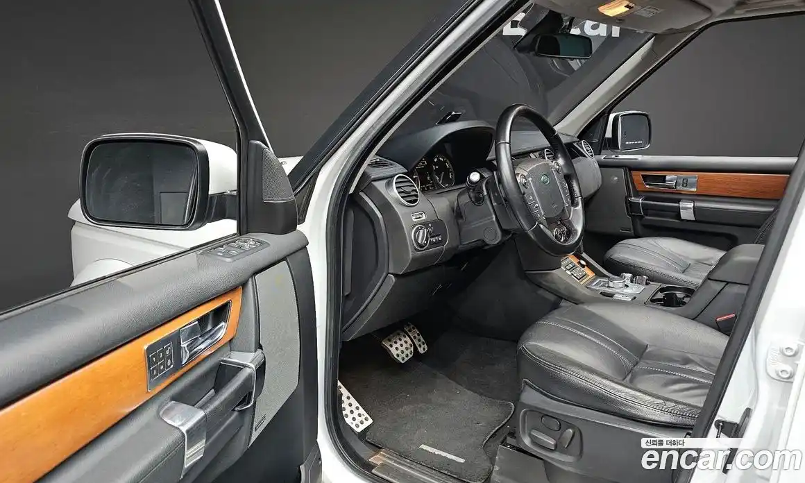 Land Rover Discovery 2013 3.0 Автомат в Москве № 228542, фото 15