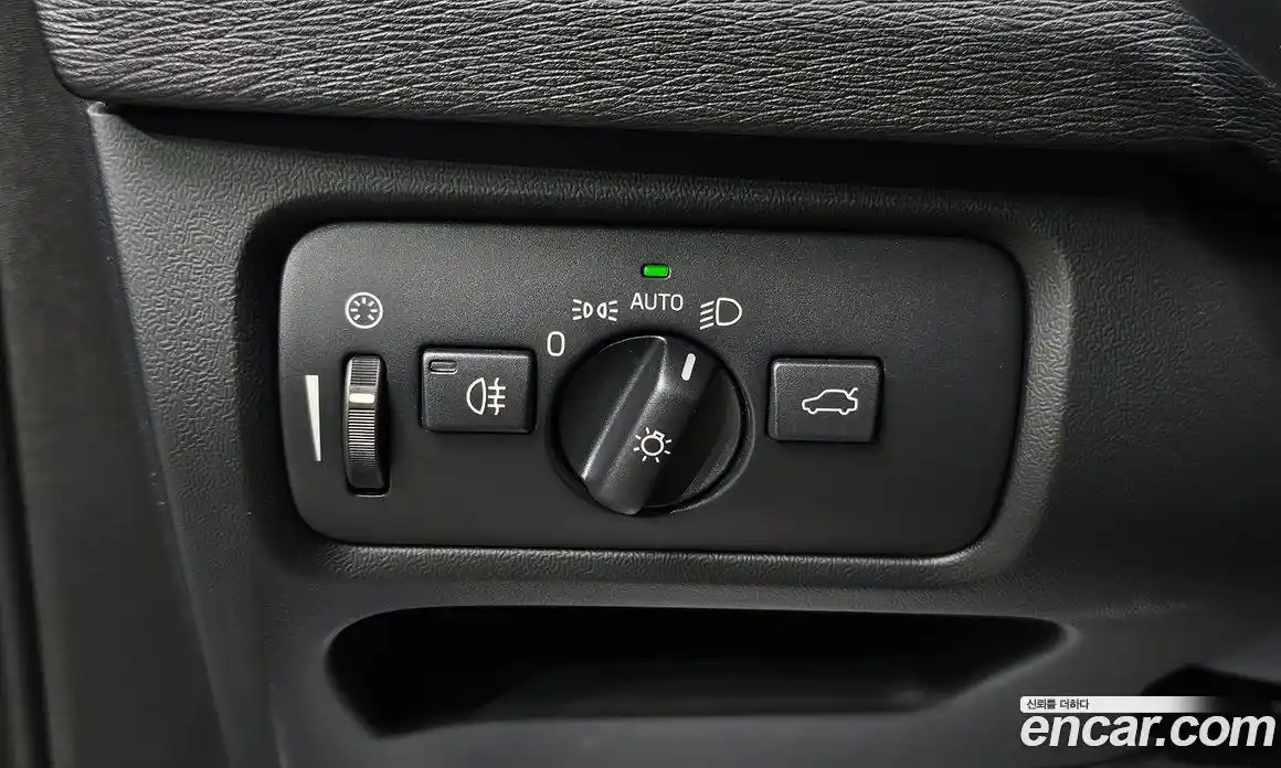 Volvo V40 2015 2.0 Автомат в Москве № 230573, фото 13