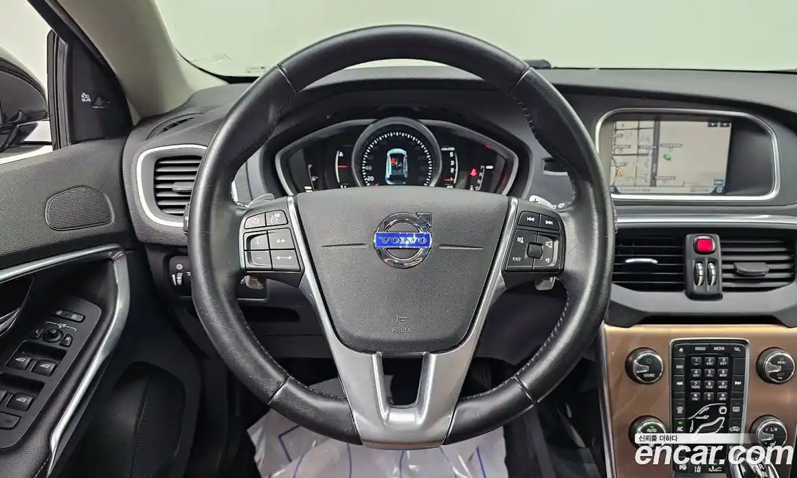 Volvo V40 2015 2.0 Автомат в Москве № 230573, фото 19