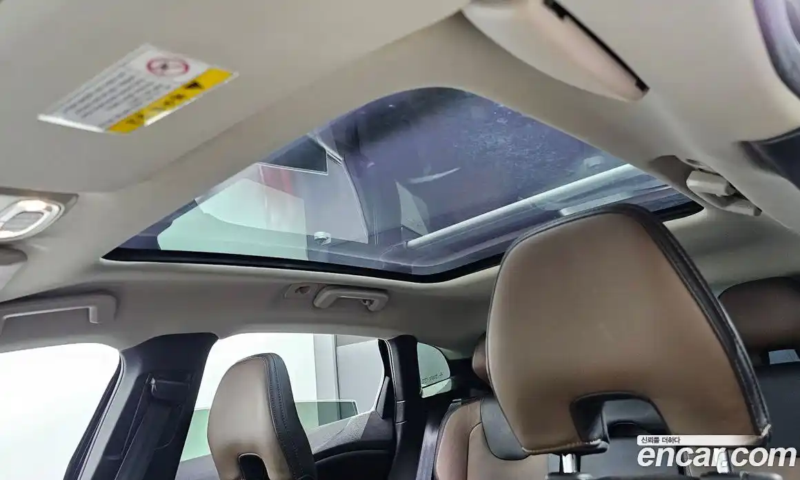 Volvo V40 2015 2.0 Автомат в Москве № 230573, фото 3