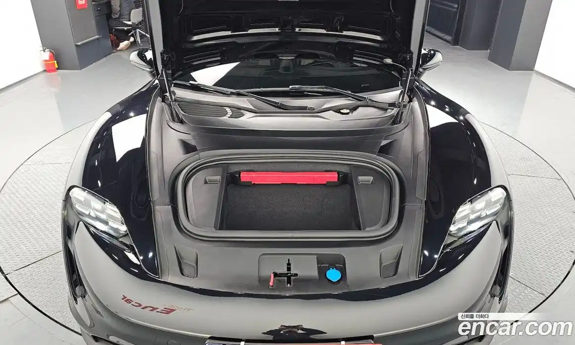 Porsche Taycan 2022 0.1 Автомат в Москве № 230945, фото 17