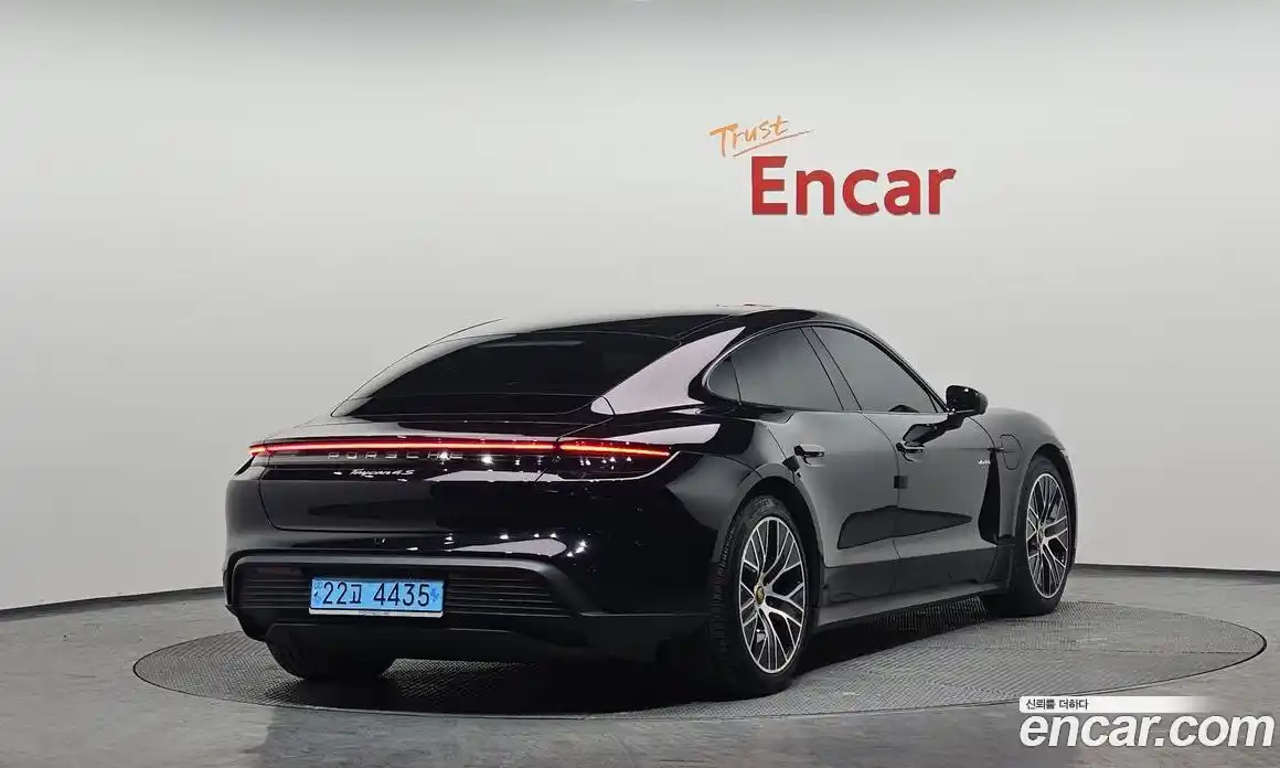 Porsche Taycan 2022 0.1 Автомат в Москве № 230945, фото 10