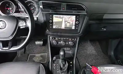 Volkswagen Tiguan 2020 2.0 Автомат в Москве № 232145, миниатюра 12