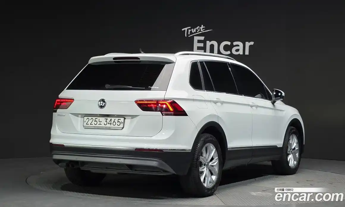 Volkswagen Tiguan 2020 2.0 Автомат в Москве № 232145, фото 14