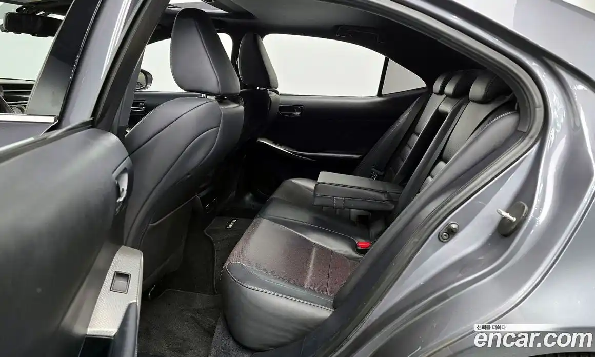 Lexus IS 2014 2.5 Автомат в Москве № 254286, фото 16