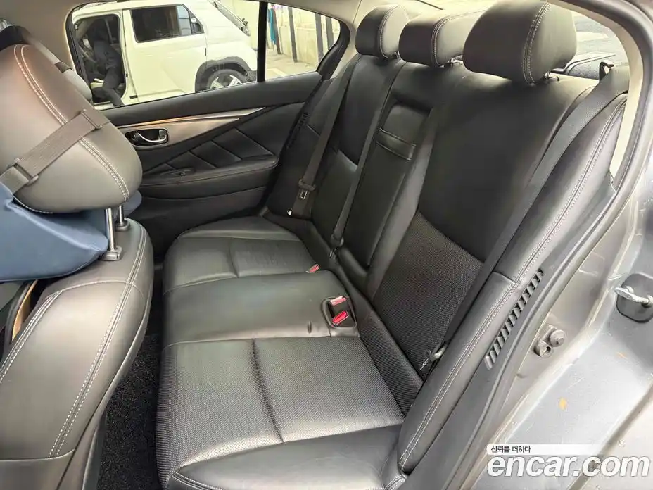 Infiniti Q50 2018 3.5 Автомат в Москве № 256199, фото 16