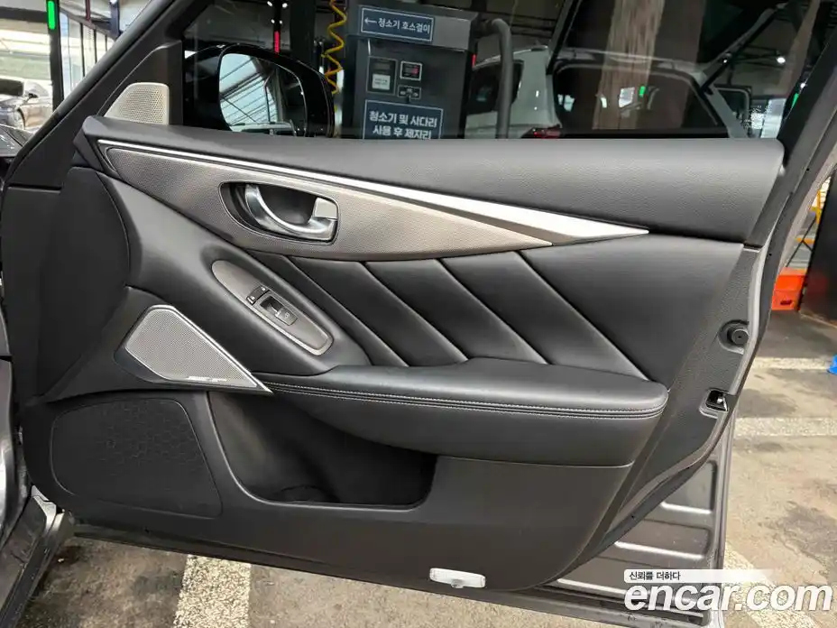 Infiniti Q50 2018 3.5 Автомат в Москве № 256199, фото 19