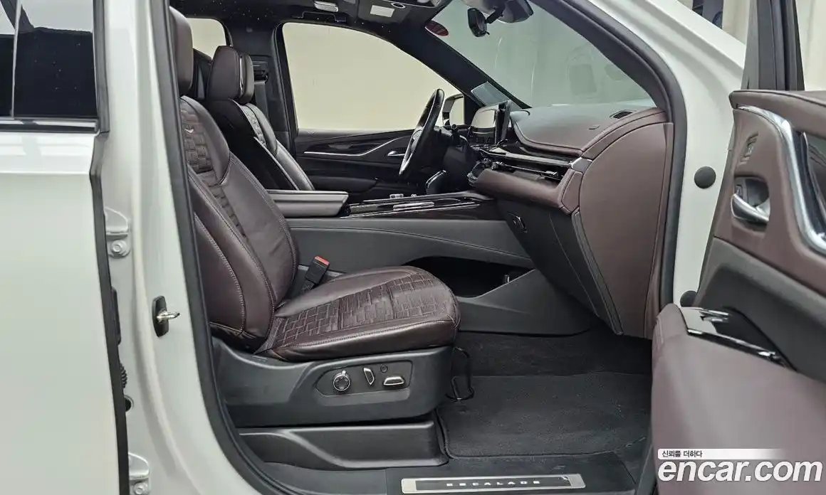 Cadillac Escalade 2023 6.2 Автомат в Москве № 256405, фото 18