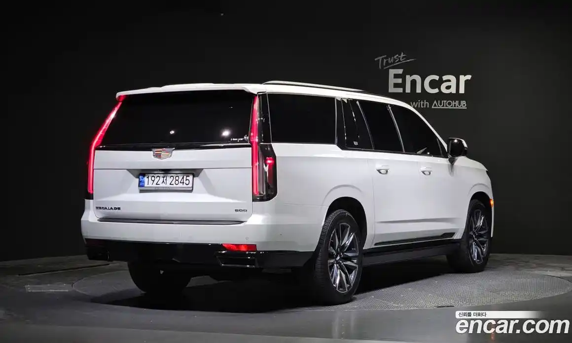 Cadillac Escalade 2023 6.2 Автомат в Москве № 256405, фото 3
