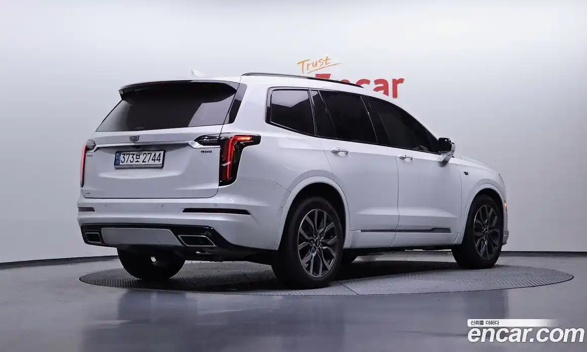 Cadillac XT6 2023 3.6 Автомат в Москве № 256438, фото 11