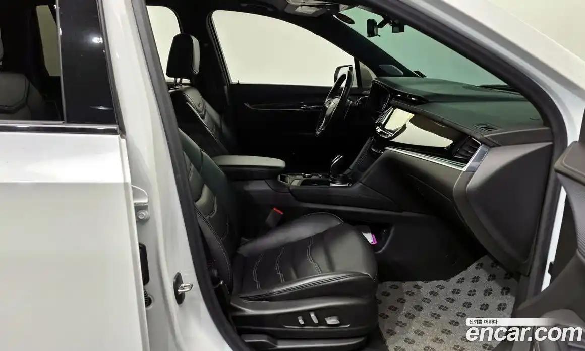 Cadillac XT6 2023 3.6 Автомат в Москве № 256438, фото 4