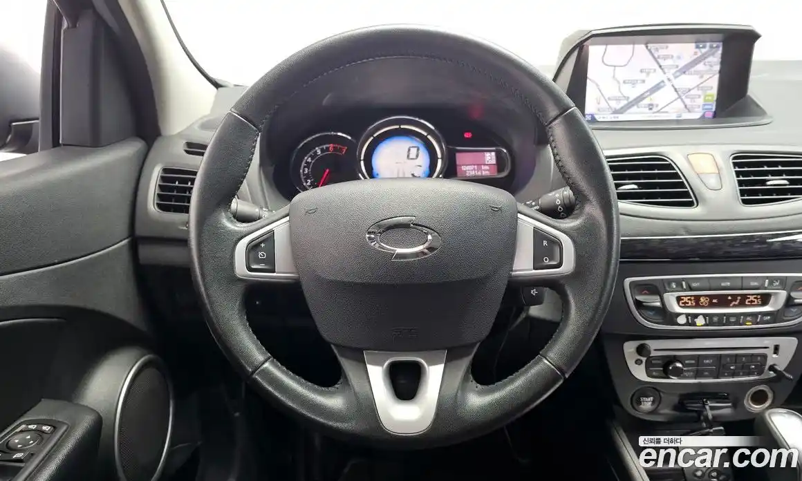 Renault SM3 2015 1.6 Автомат в Москве № 275189, фото 13