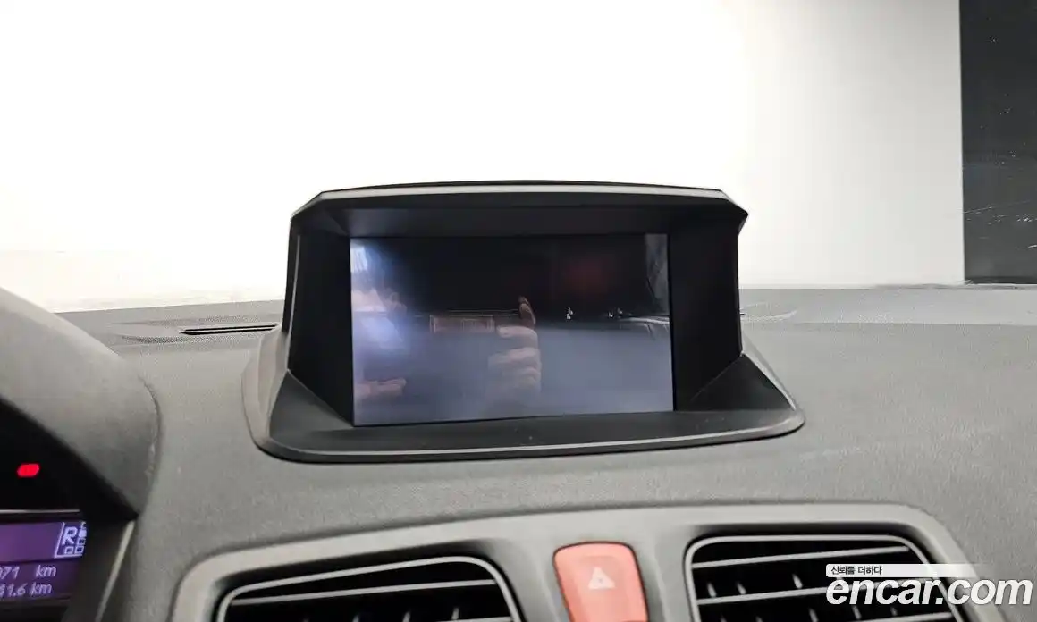 Renault SM3 2015 1.6 Автомат в Москве № 275189, фото 15