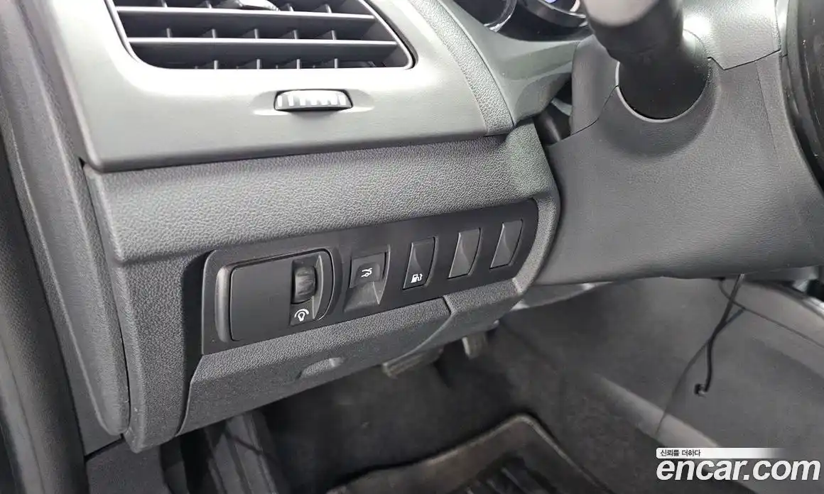 Renault SM3 2015 1.6 Автомат в Москве № 275189, фото 16