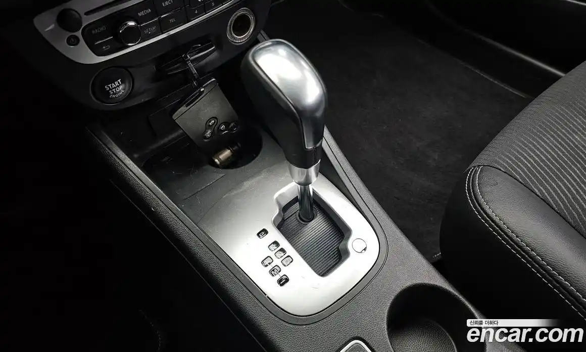 Renault SM3 2015 1.6 Автомат в Москве № 275189, фото 9