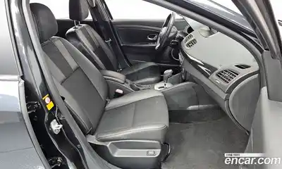 Renault SM3 2015 1.6 Автомат в Москве № 275189, миниатюра 10
