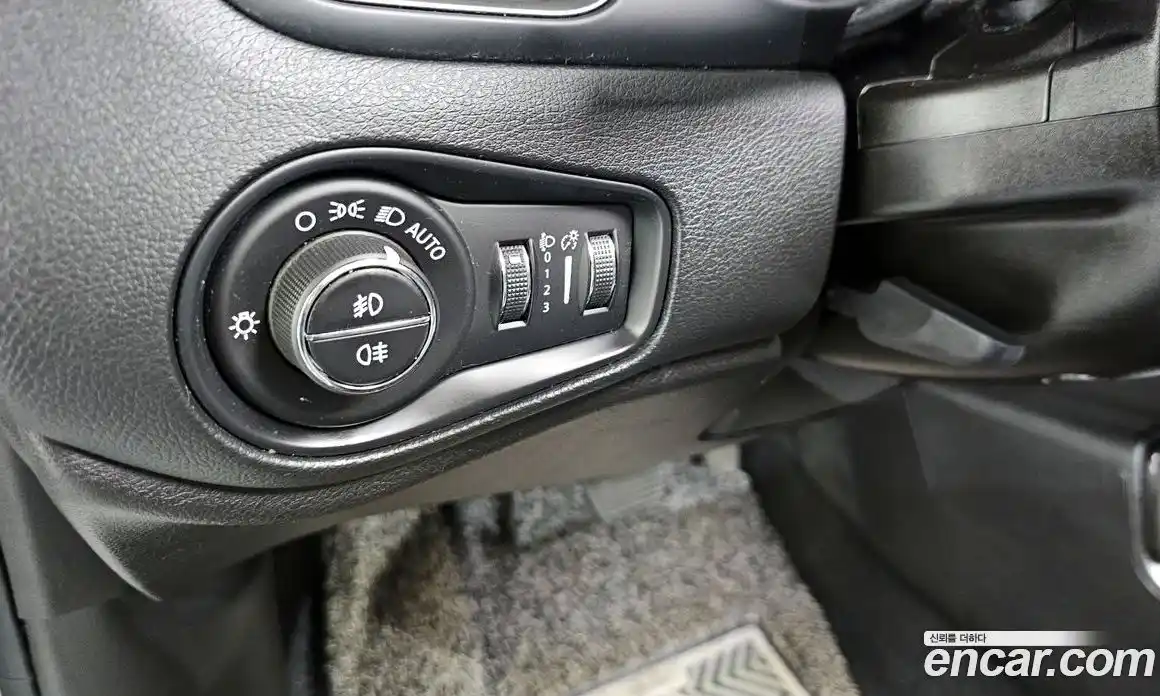 Jeep Renegade 2019 2.4 Автомат в Москве № 278455, фото 15