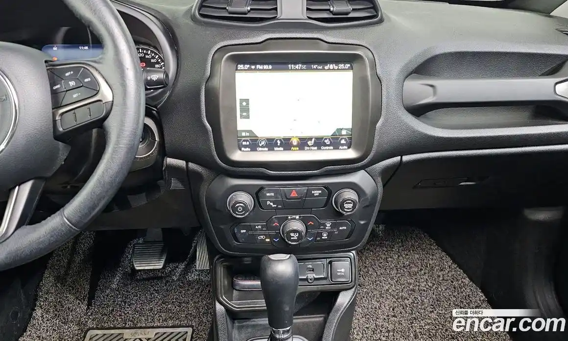 Jeep Renegade 2019 2.4 Автомат в Москве № 278455, фото 19