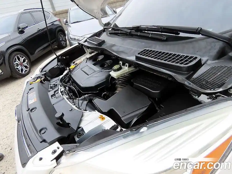 Ford Escape 2015 2.0 Автомат в Москве № 282115, фото 19