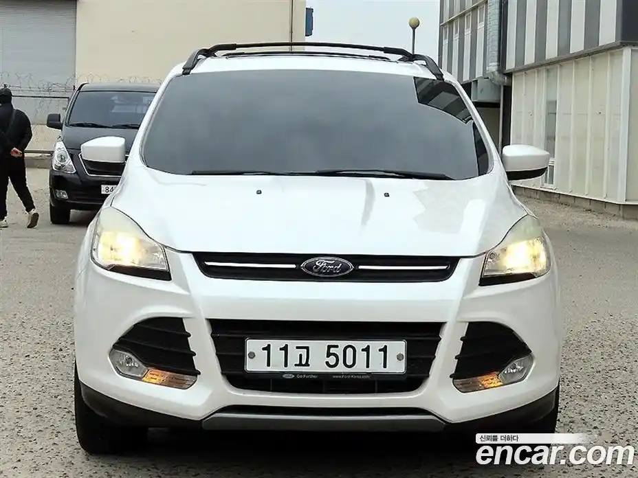 Ford Escape 2015 2.0 Автомат в Москве № 282115, фото 3
