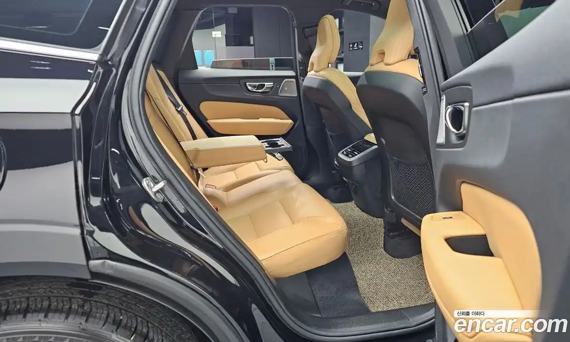 Volvo XC60 2022 2.0 Автомат в Москве № 293824, фото 15