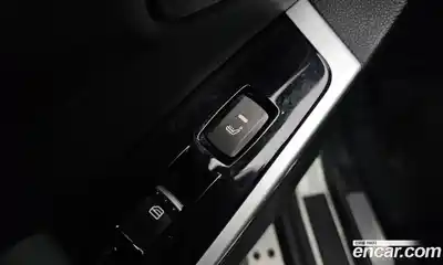 SsangYong Korando 2015 2.0 Автомат в Москве № 30597, миниатюра 5