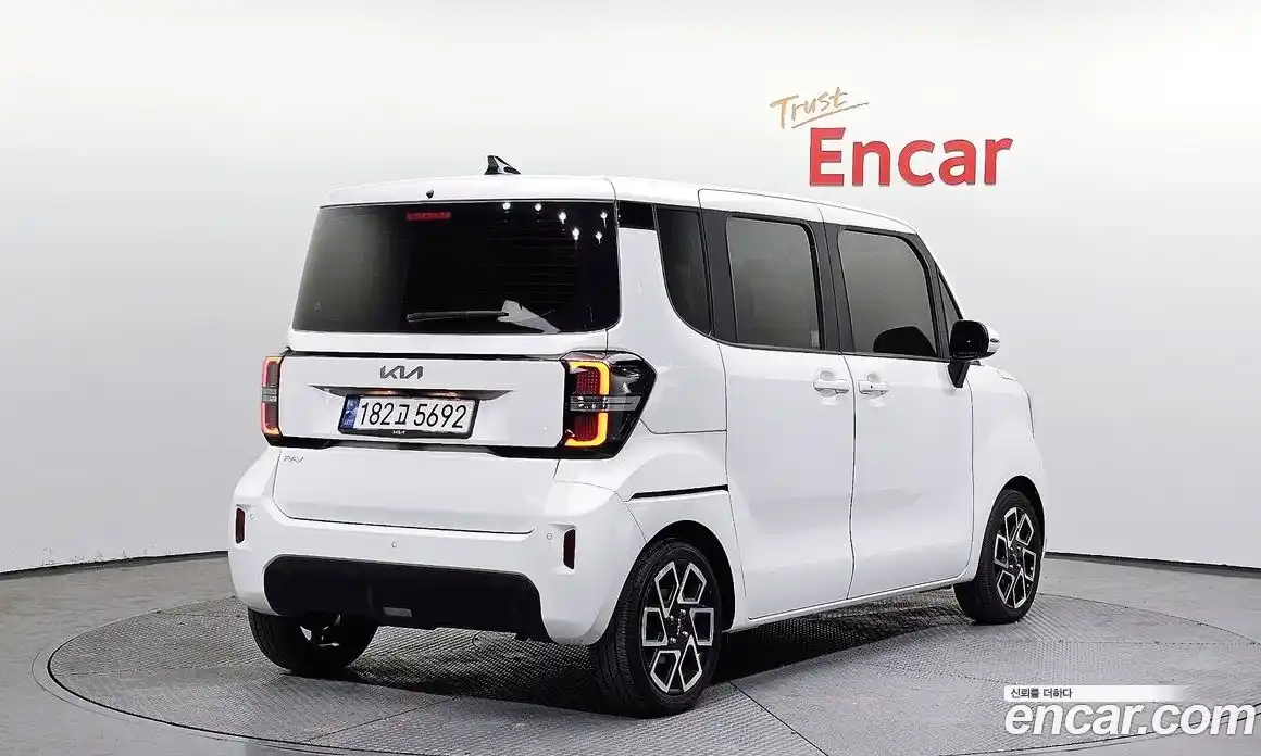 Kia Ray 2023 1.0 Автомат в Москве № 306339, фото 13