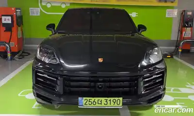 Porsche Cayenne, 2025