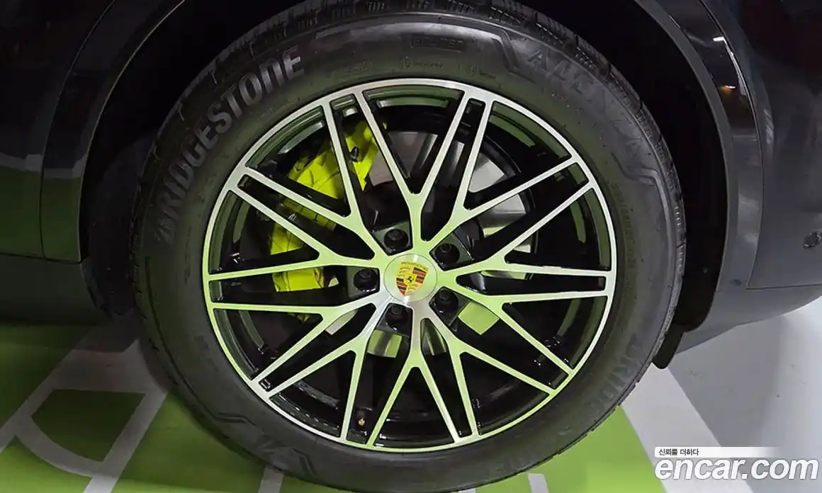 Porsche Cayenne 2025 3.0 Автомат в Москве № 314695, фото 17