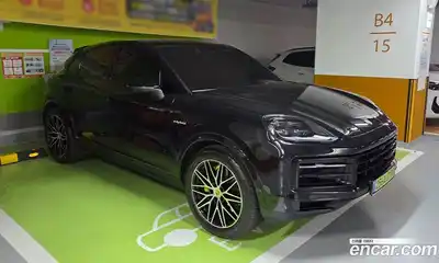 Porsche Cayenne 2025 3.0 Автомат в Москве № 314695, миниатюра 5