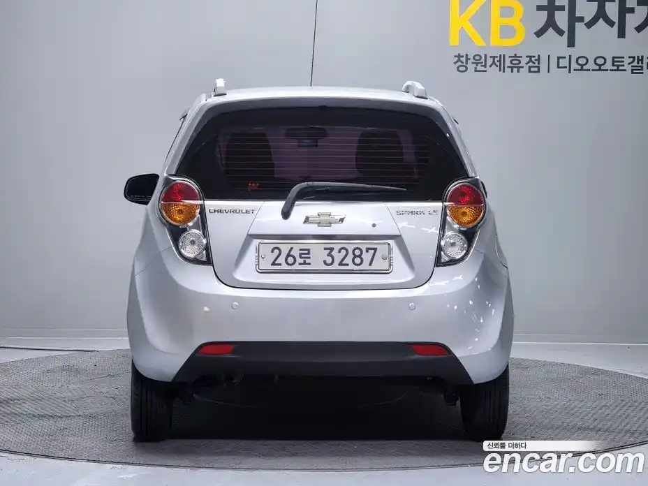 Chevrolet Spark 2012 1.0 Автомат в Москве № 315745, фото 3