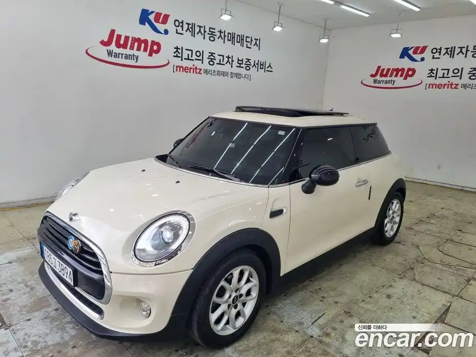 Mini Cooper 2015 1.5 Автомат в Москве № 317199, фото 1
