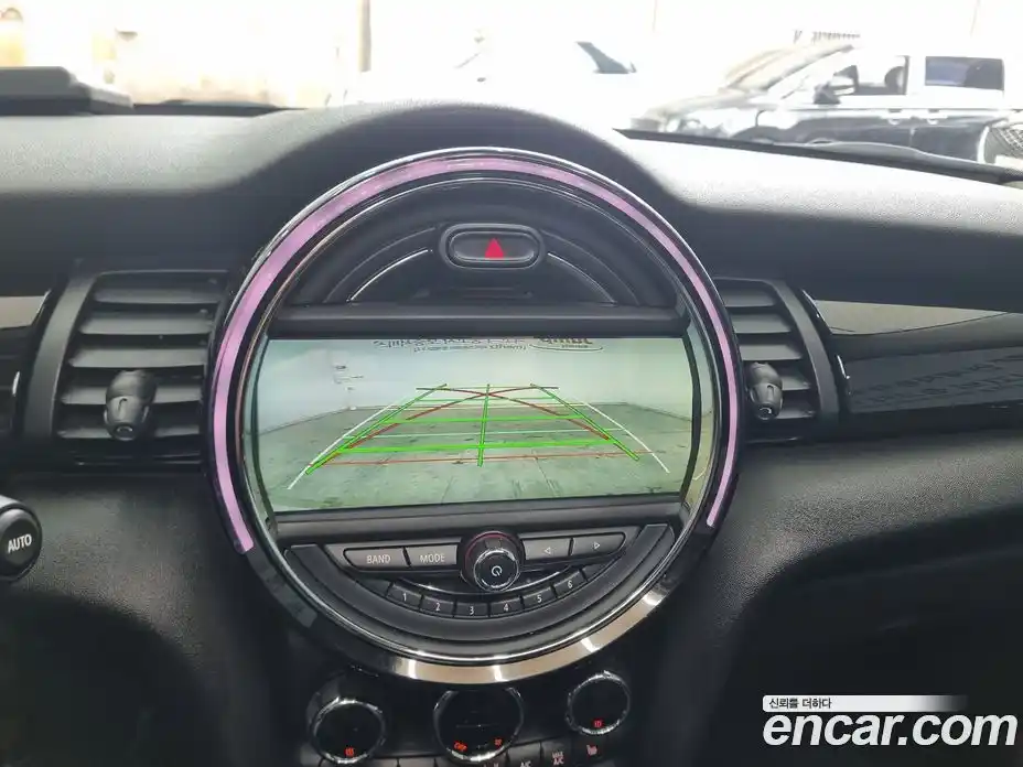 Mini Cooper 2015 1.5 Автомат в Москве № 317199, фото 12