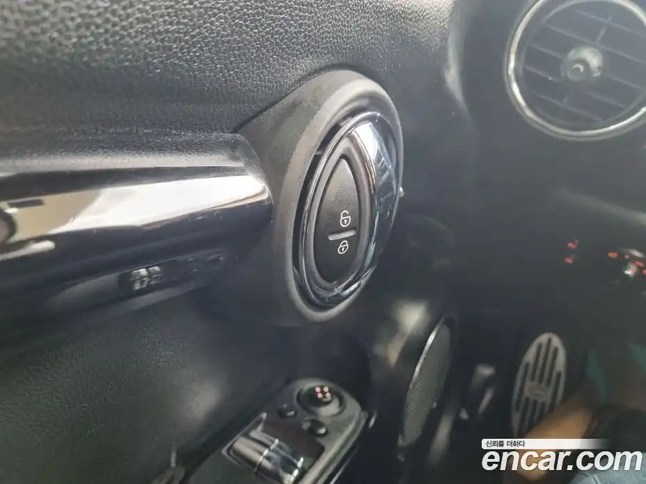 Mini Cooper 2015 1.5 Автомат в Москве № 317199, фото 14