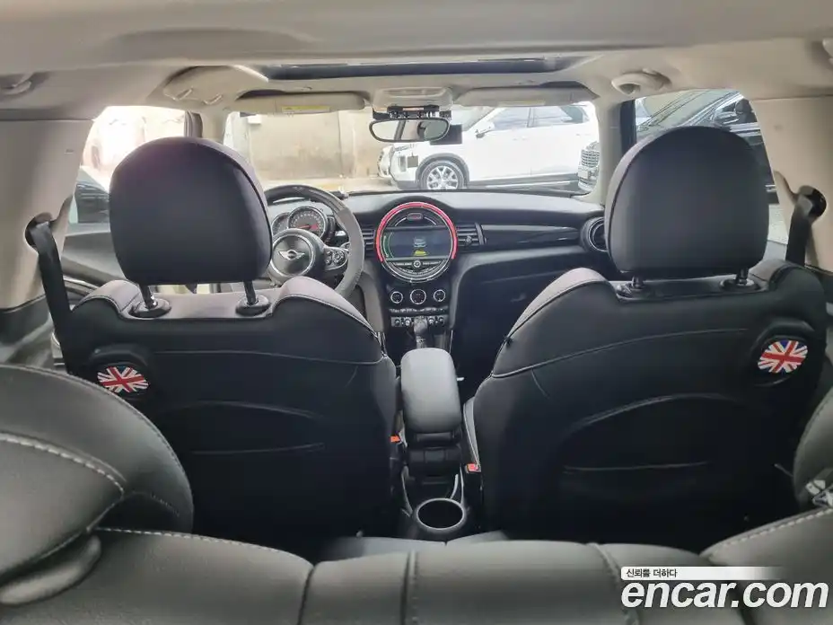 Mini Cooper 2015 1.5 Автомат в Москве № 317199, фото 20