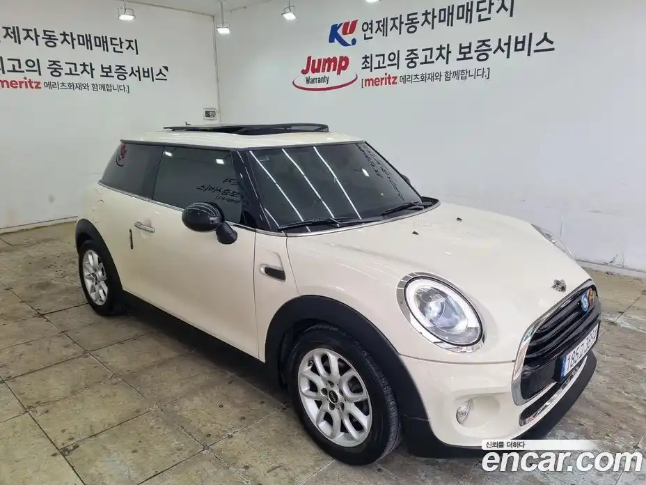 Mini Cooper 2015 1.5 Автомат в Москве № 317199, фото 3