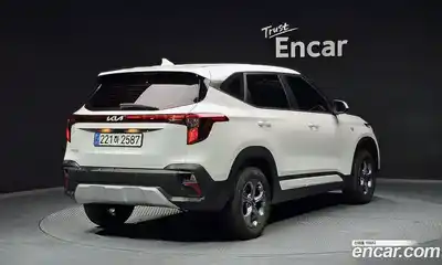 Kia Seltos 2024 2.0 Автомат в Москве № 355099, миниатюра 2