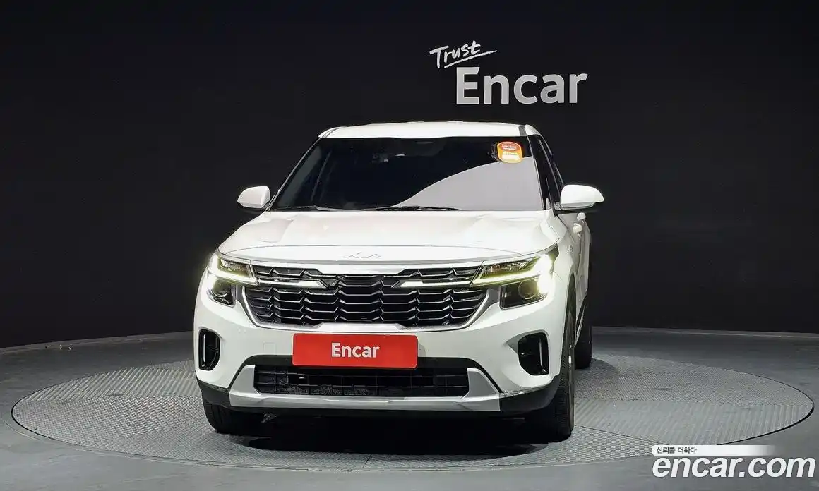 Kia Seltos 2024 2.0 Автомат в Москве № 355099, фото 3