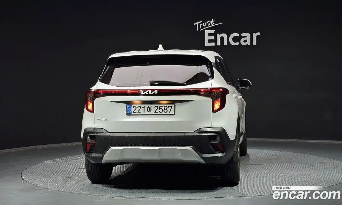 Kia Seltos 2024 2.0 Автомат в Москве № 355099, фото 4