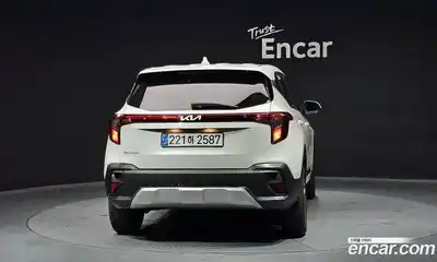 Kia Seltos 2024 2.0 Автомат в Москве № 355099, миниатюра 4