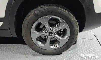 Kia Seltos 2024 2.0 Автомат в Москве № 355099, миниатюра 5