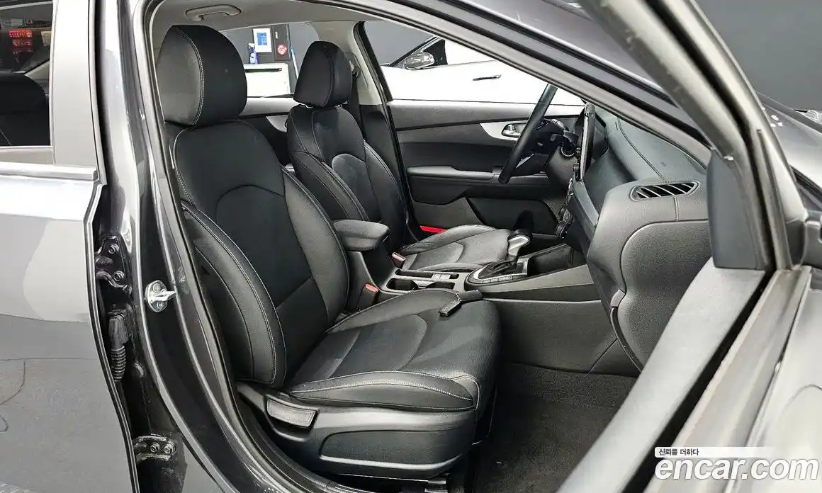 Kia K3 2022 1.6 Автомат в Москве № 361305, фото 10