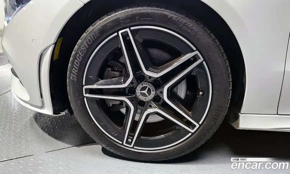 Mercedes-Benz CLA-Class 2023 2.0 Автомат в Москве № 369322, фото 5