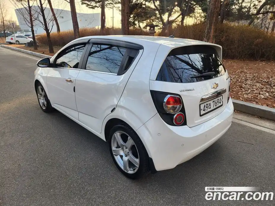 Chevrolet Aveo 2014 1.6 Автомат в Москве № 38711, фото 4