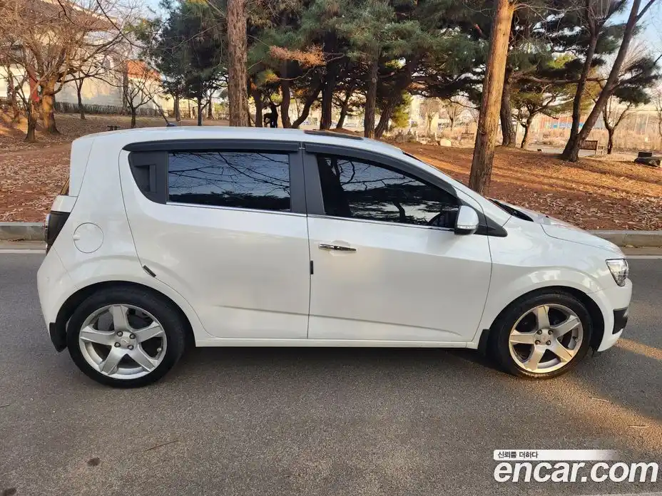 Chevrolet Aveo 2014 1.6 Автомат в Москве № 38711, фото 7