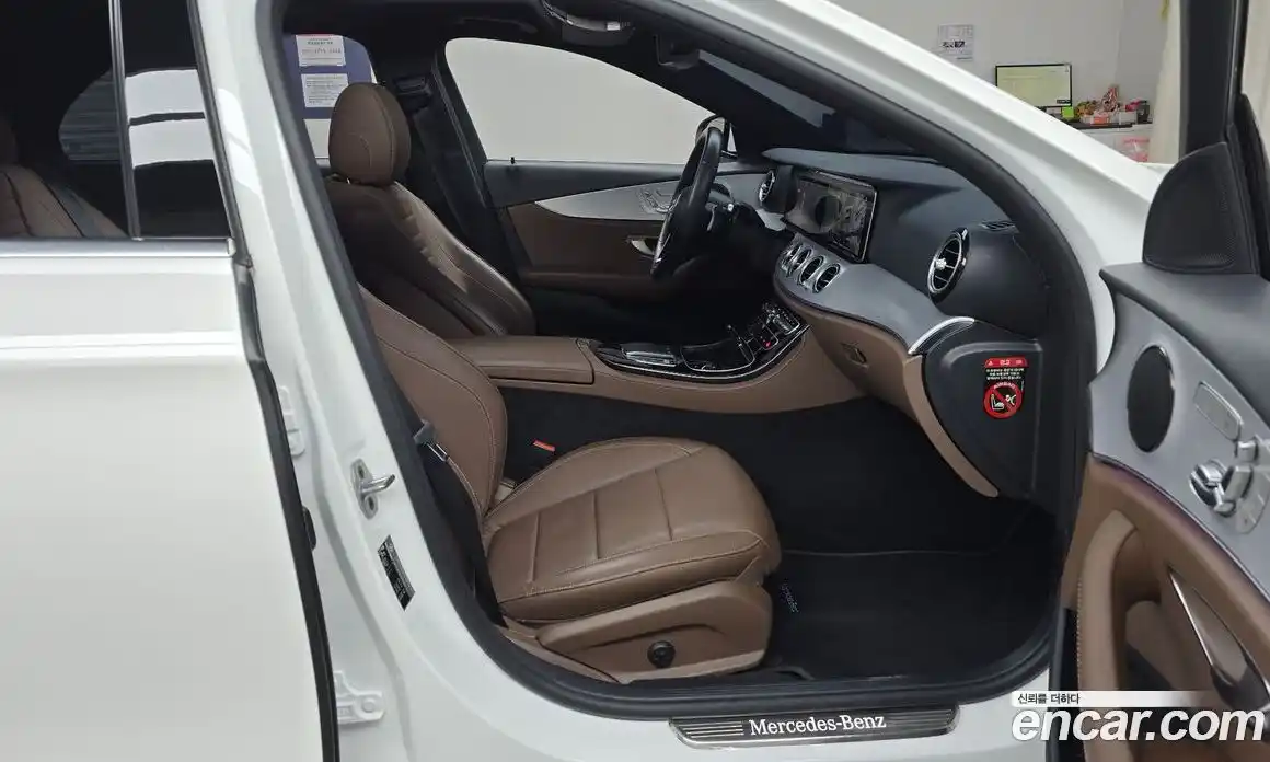 Mercedes-Benz E-Class 2021 2.0 Автомат в Москве № 390263, фото 11